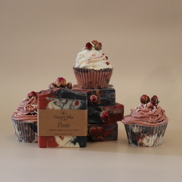 "Posie" Rose Clay & Activated Charcoal Artisan Soap Bar - Picture 8 of 9